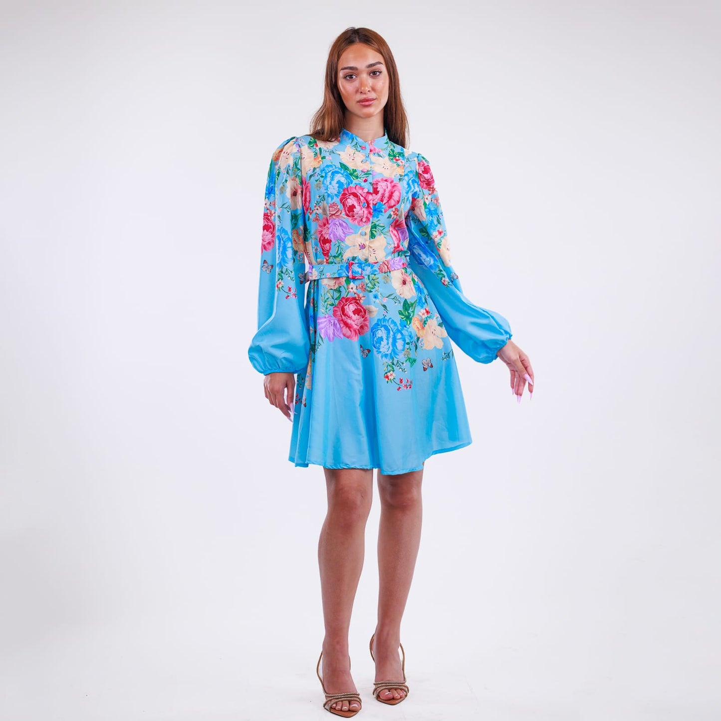 Ανάλαφρο Λουλουδάτο Μίνι Φόρεμα – Ιδανικό για Καλοκαιρινές Εμφανίσεις